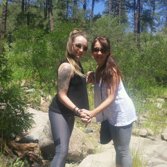 Meet your Posher, Elaine - Picture 3 of 8